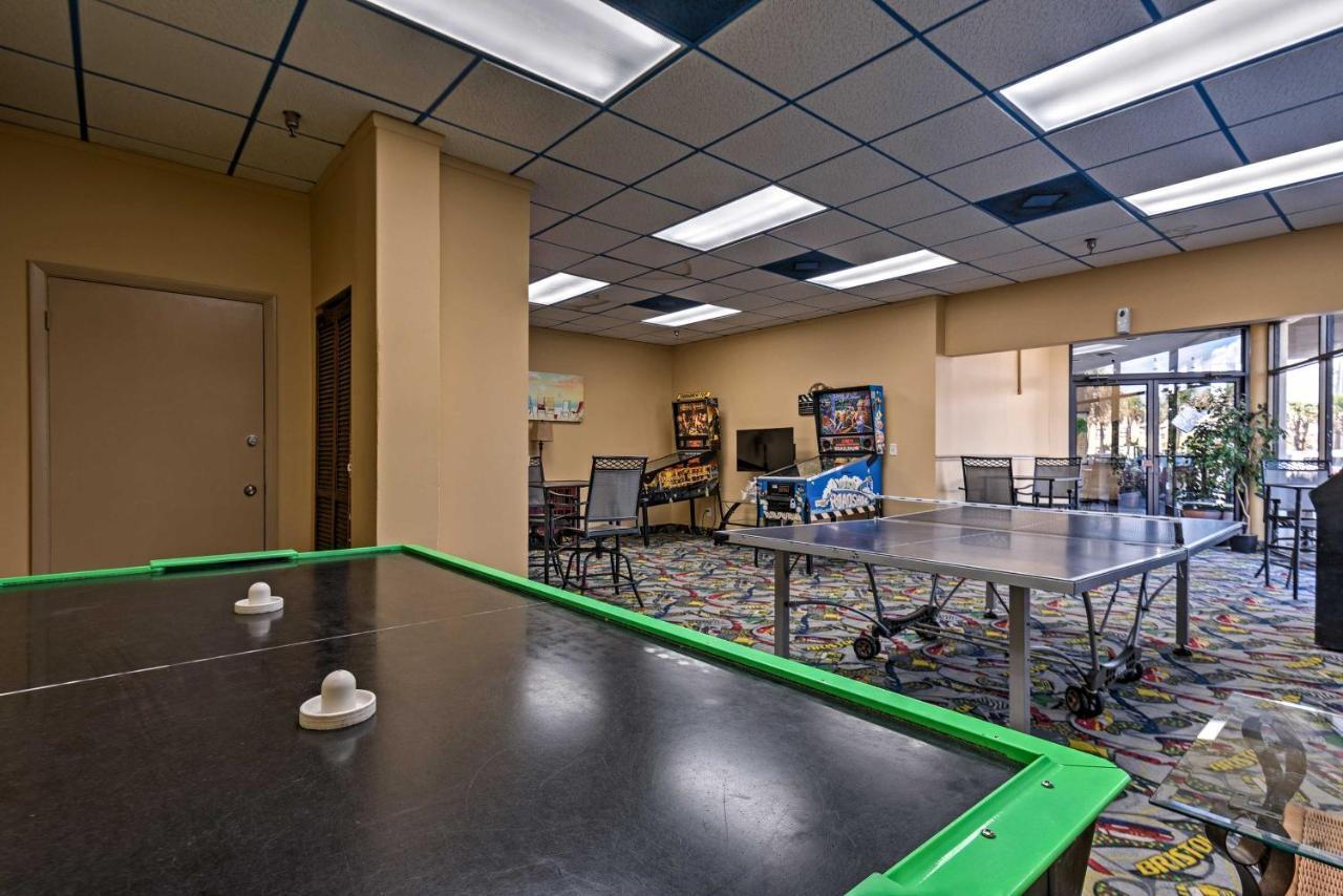 Oceanfront Resort-Style Getaway - Walk To Beach! Daytona Beach Eksteriør billede